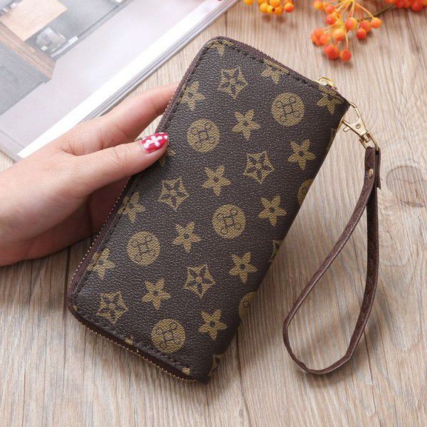 Popular single pull women's wallet mixed batch multi-color hand card bag zero wallet floor stand gift bag