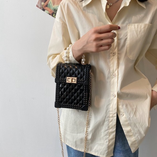 2021 new summer small fresh chain mobile phone bag fashion portable messenger women's bag pearl Lingge small square bag 